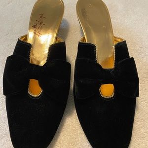 Almost Brand New Super Stylish Black Velvet Heels By HONEYBUGS - box 44
